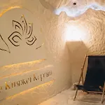 Complex Dvir Kniazhoiy Korony * Slavsko